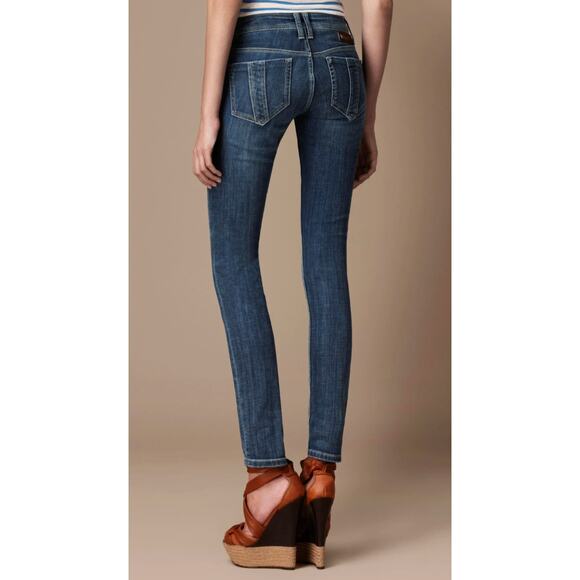 Burberry Brit - Kensington Slim Fit / 27W / Dark Blue Jeans